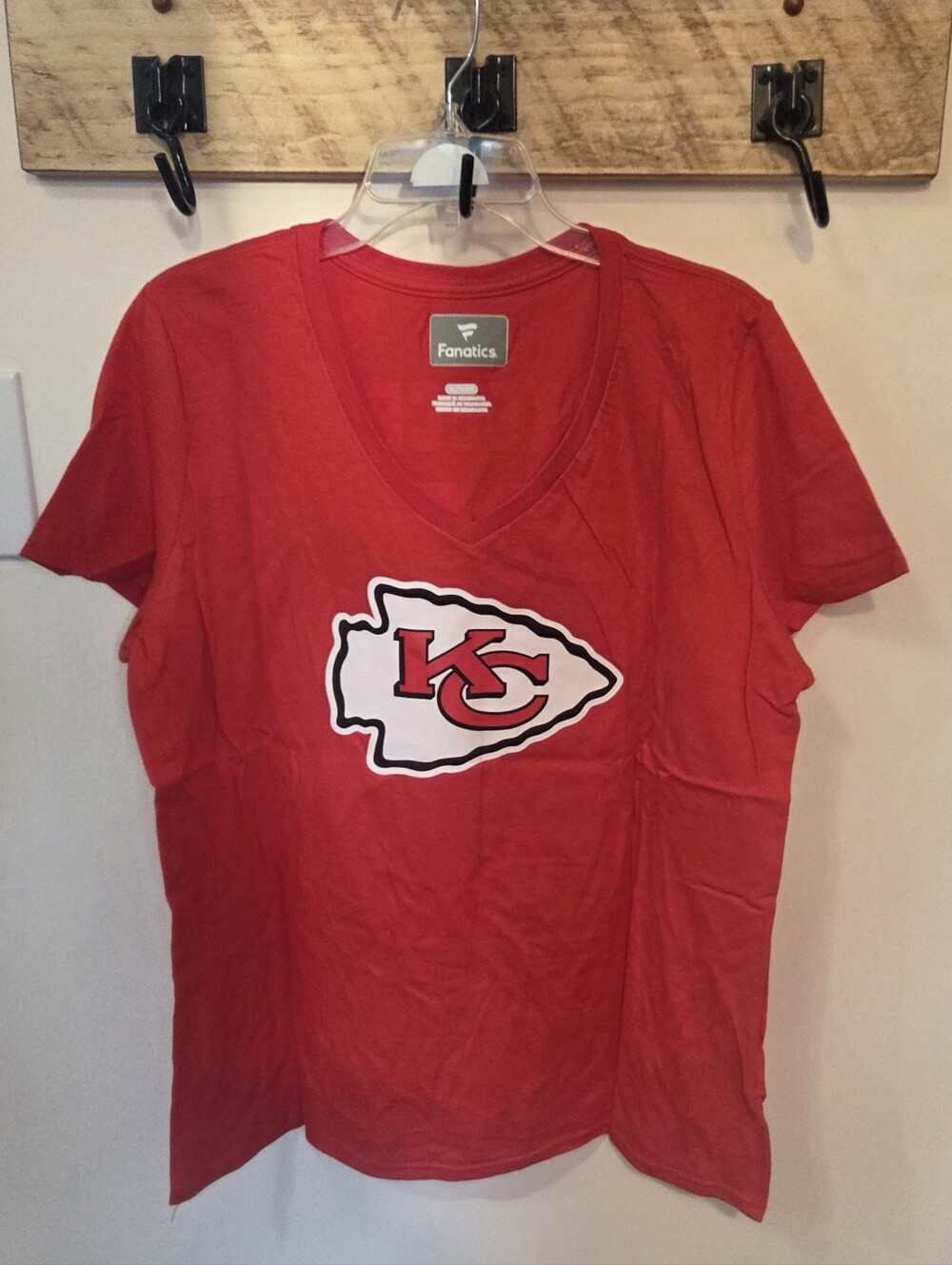 Women's XL Travis Kelce Kansas City Chiefs T-Shirt Red V-Neck Fanatics NWT